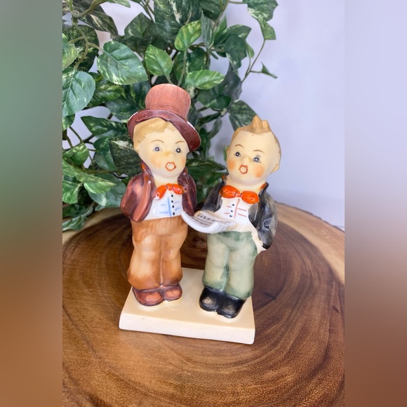 Vintage Christmas Carollers Ceramic Japan Figurine Holiday Decor Collectible MCM - Picture 10 of 10